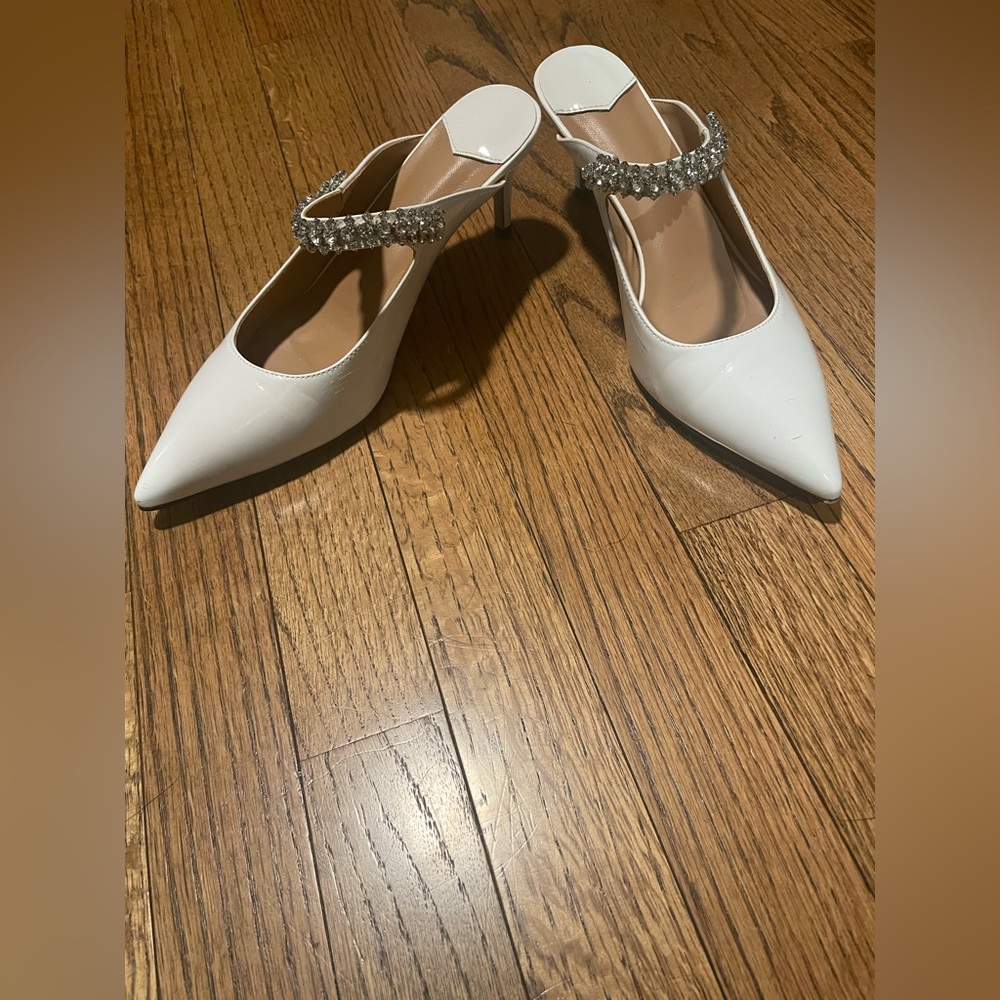Size 8 White Sparkly Slides